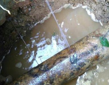 衢江楼顶渗水维修公司分享下地暖漏水的原因及检测方法。